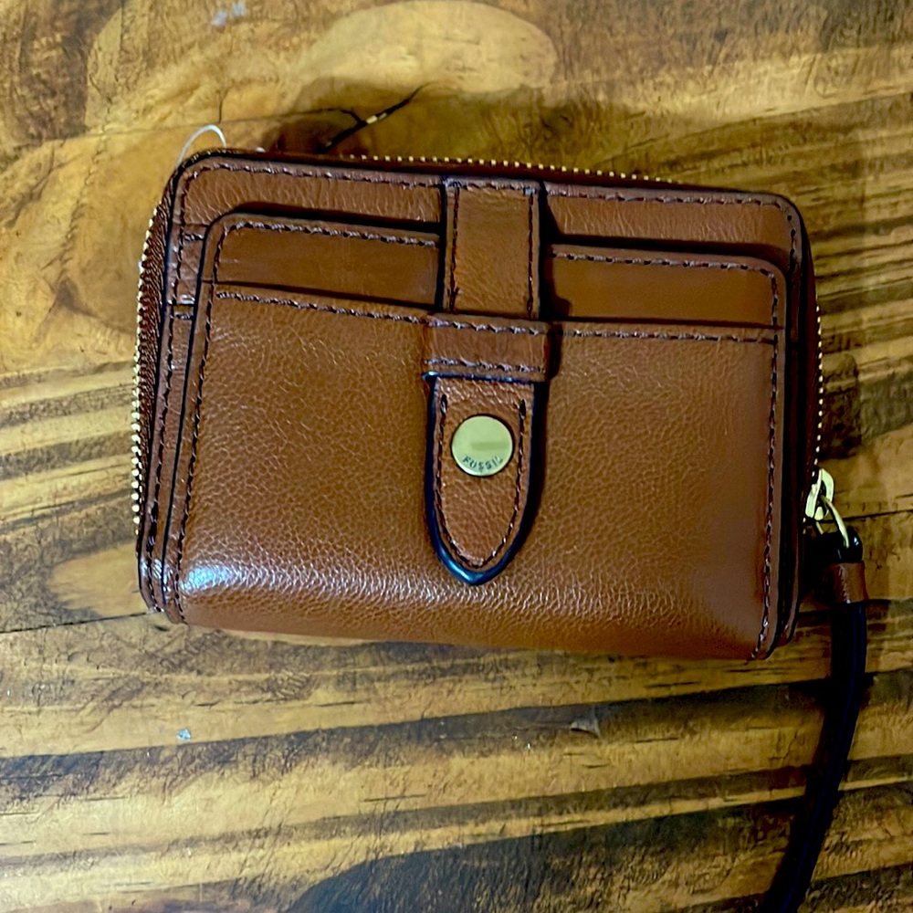Brand new Fossil brown leather zip coin purse with tags.